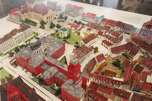 A paper-and-cardboard Freiburg