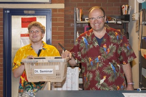 Protest in a Hawaiian shirt – a no sweat solution