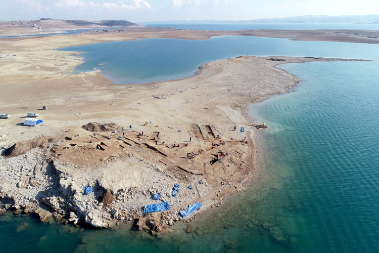 A 3400-year-old city emerges from the Tigris River