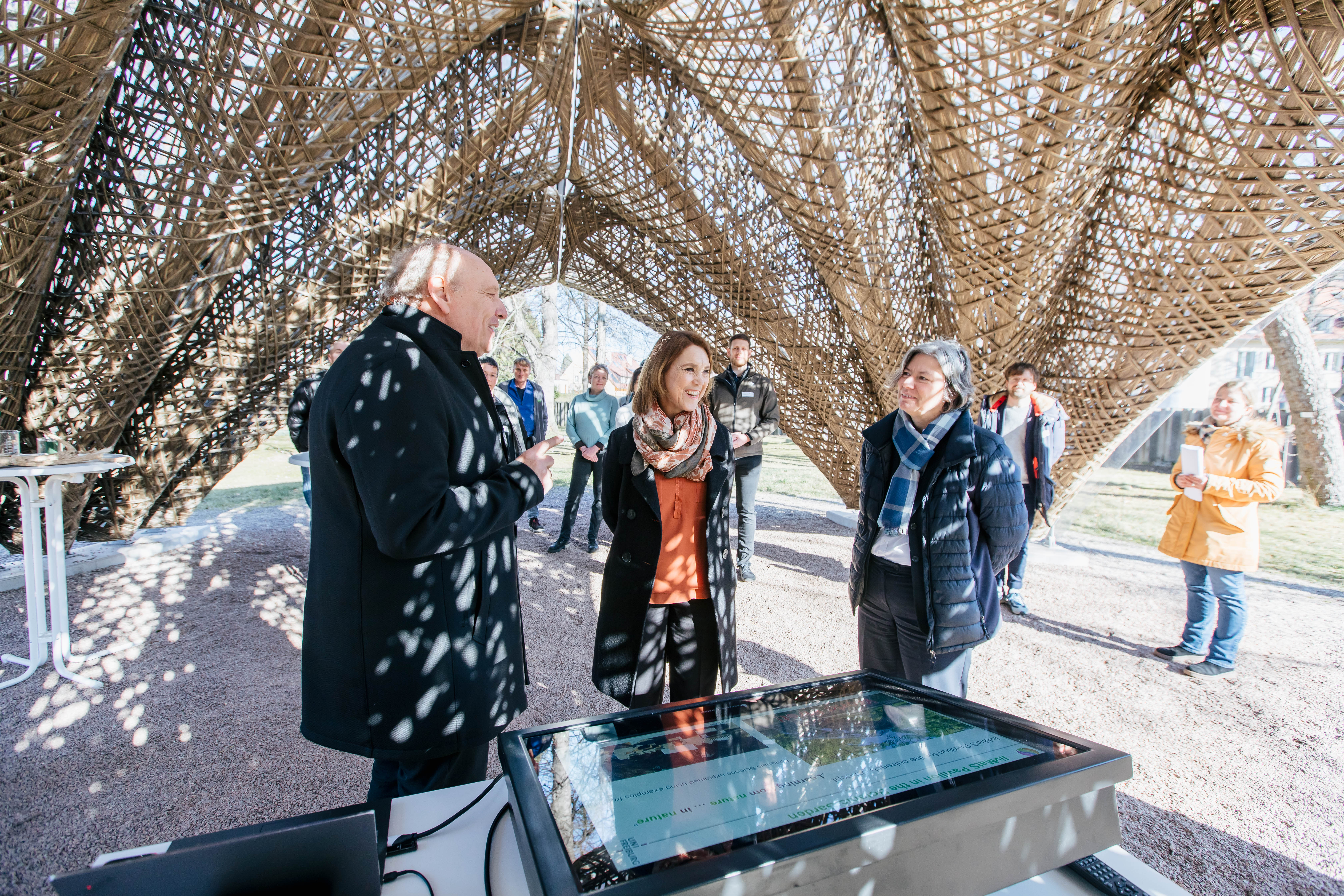 Wissenschaftsministerin zu Besuch an der Universität Freiburg